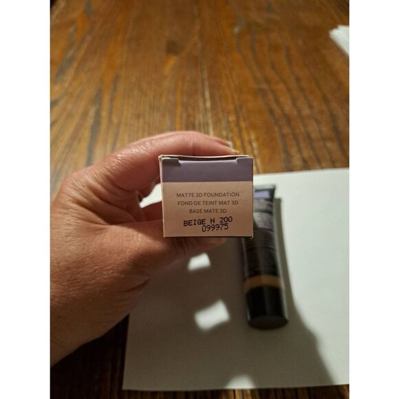 Mary Kay TimeWise Matte 3D Foundation Beige N190 New in Box - Picture 3 of 3